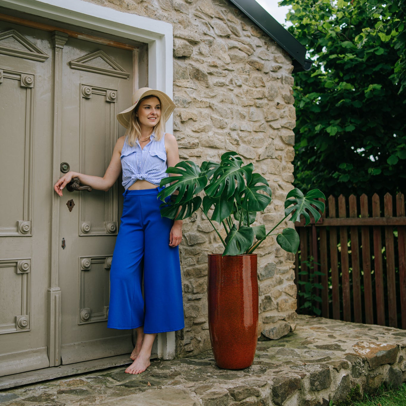 Keramicky kvetináč Athena - Tropická červená