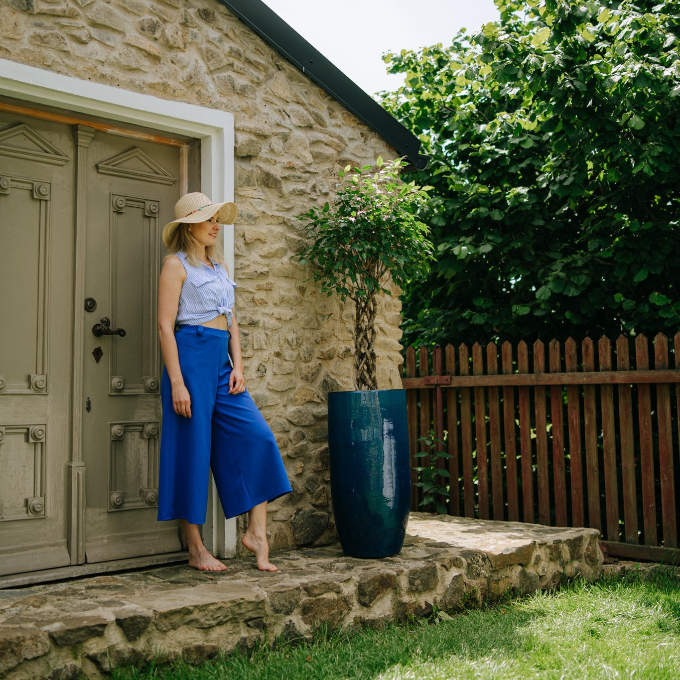 Keramicky kvetináč Athena - Morsky modrá