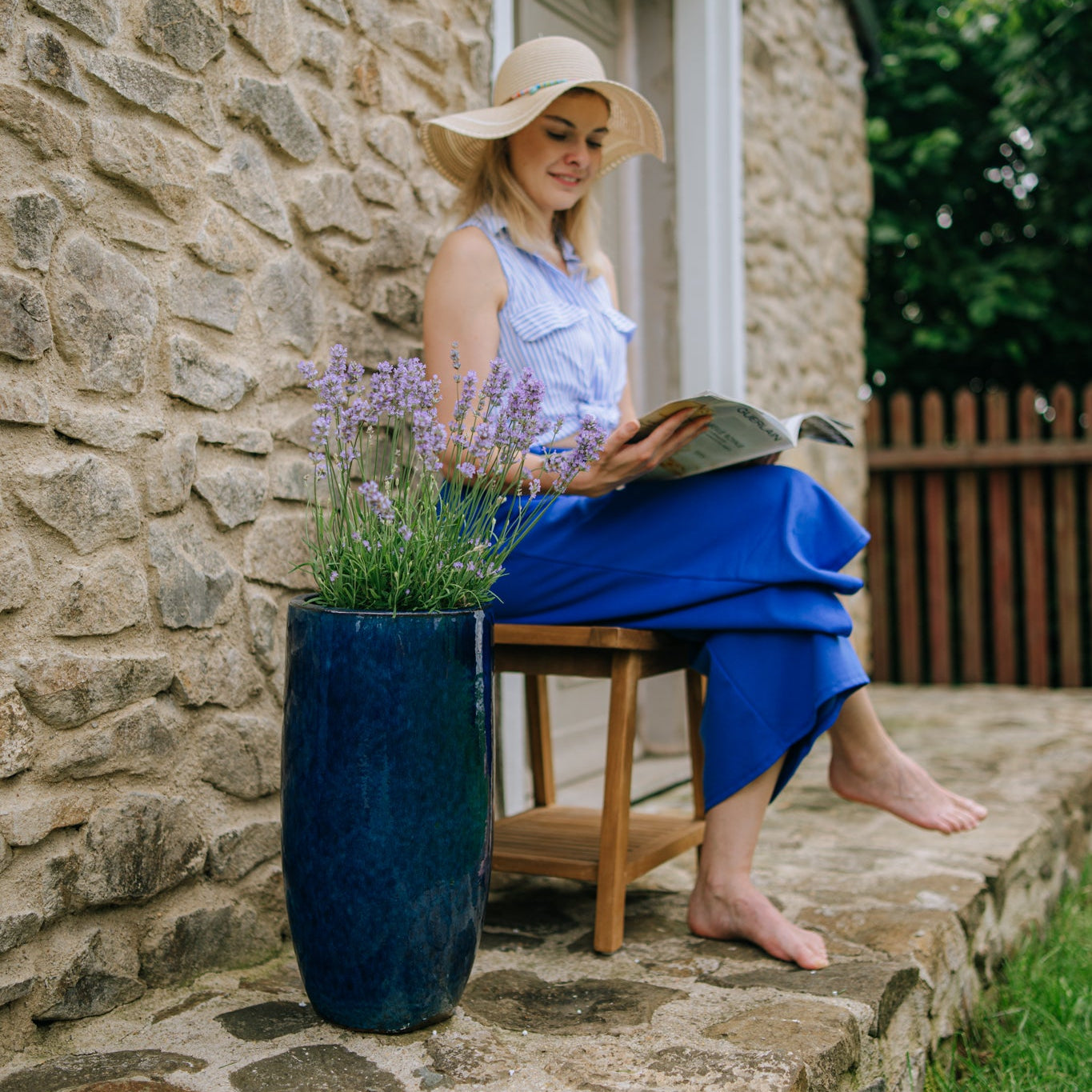 Keramicky kvetináč Athena - Morsky modrá