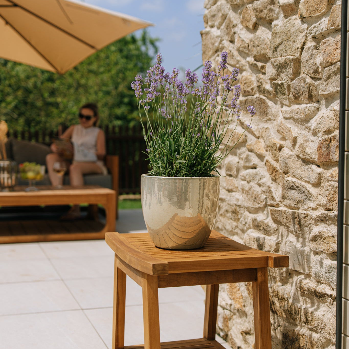 Keramický kvetináč LANCELOT perleťový – štýl Provence, robustný a elegantný