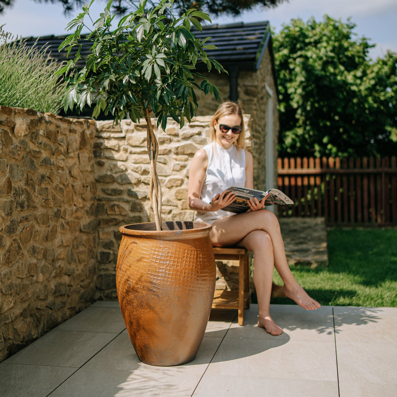 Keramicky kvetinac Poseidon - Antická hrdza