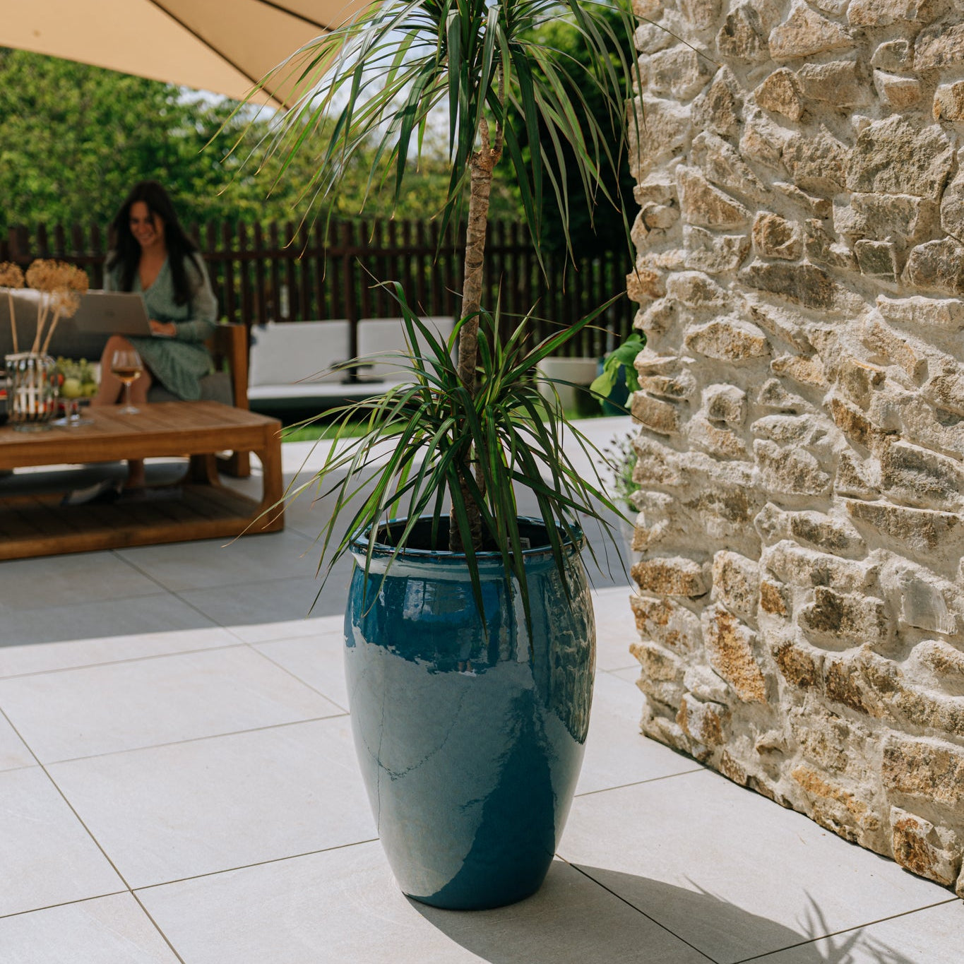 Keramický kvetináč BACCHUS - Azúrovo modrá