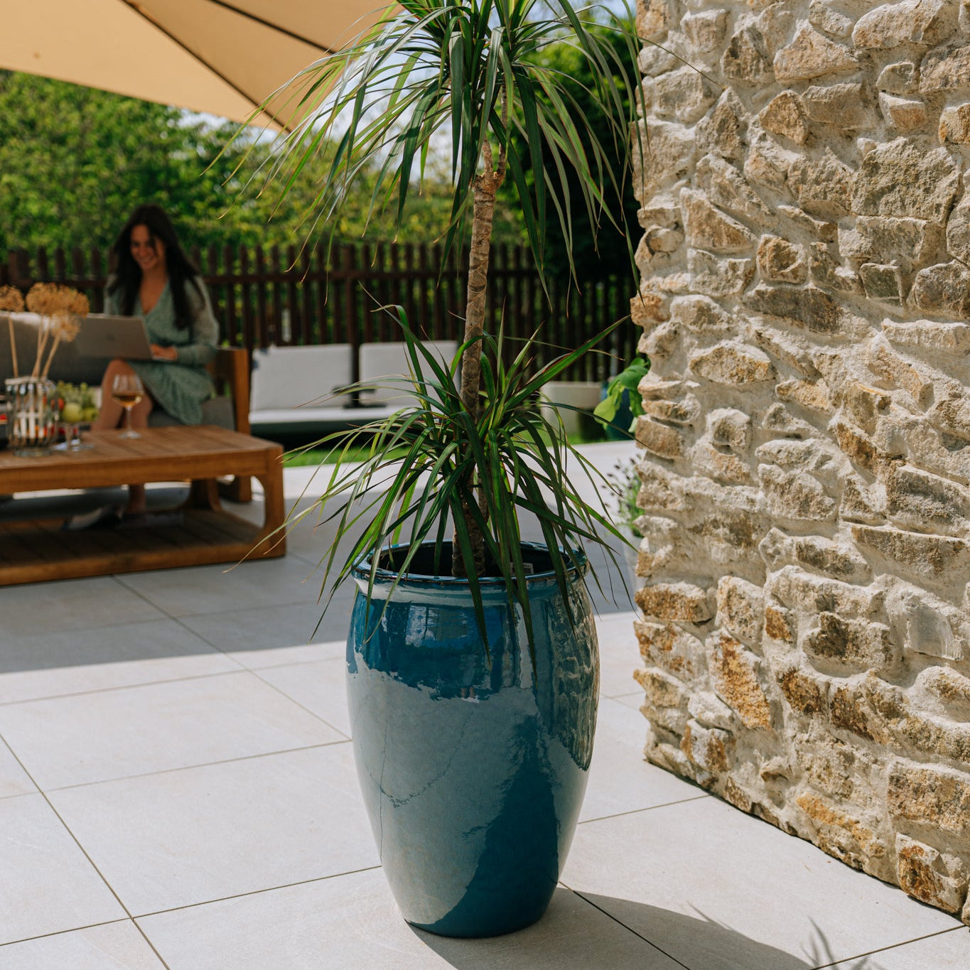 Keramický kvetináč BACCHUS - Azúrovo modrá