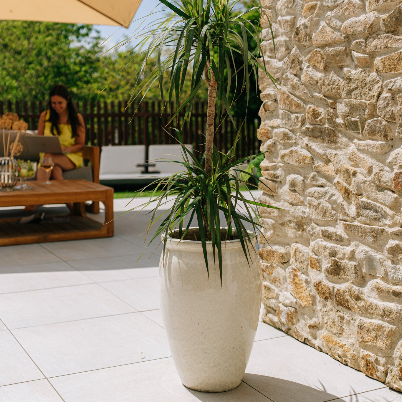 Keramický kvetináč BACCHUS – krémová