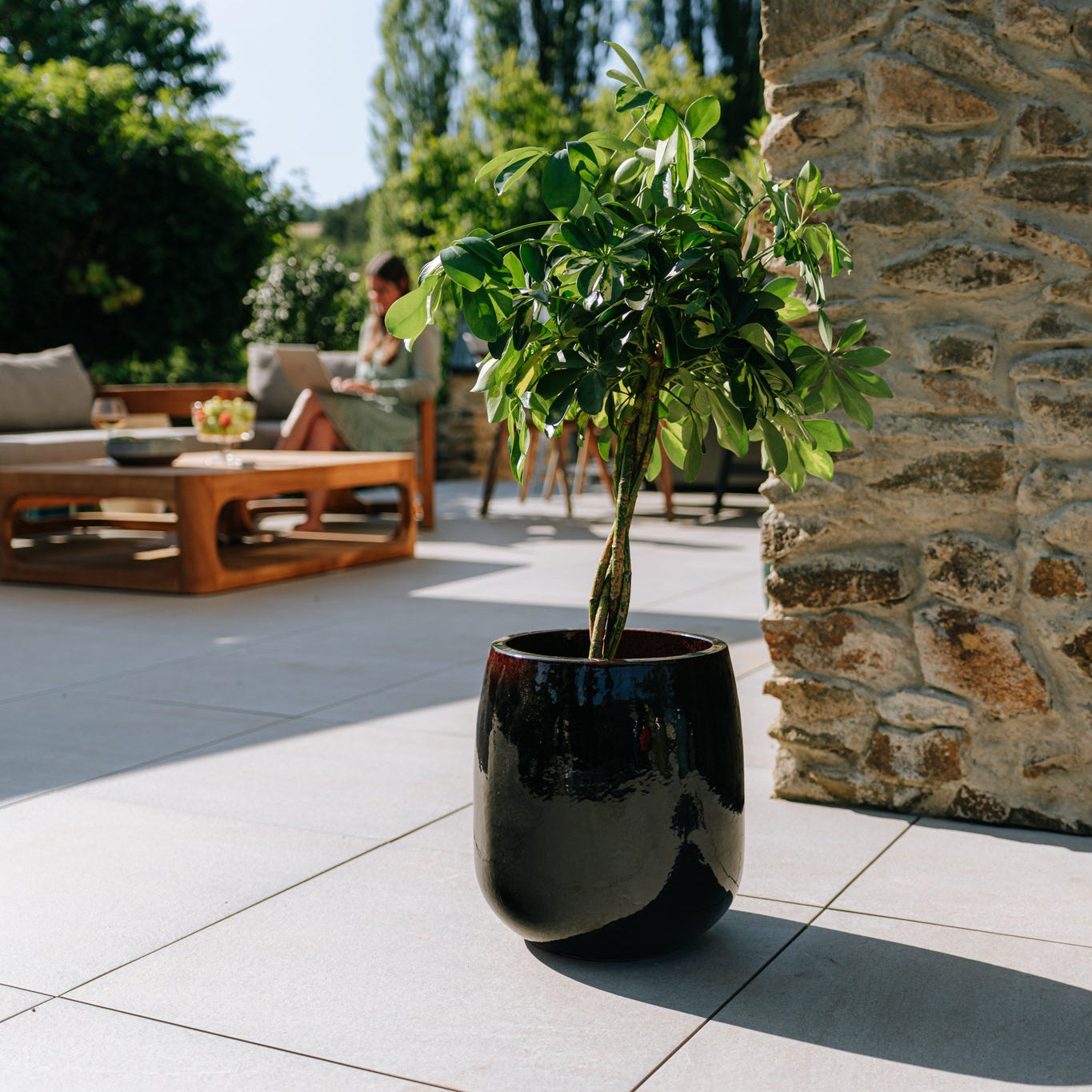 Keramický kvetináč Socrate – Čiernočervená