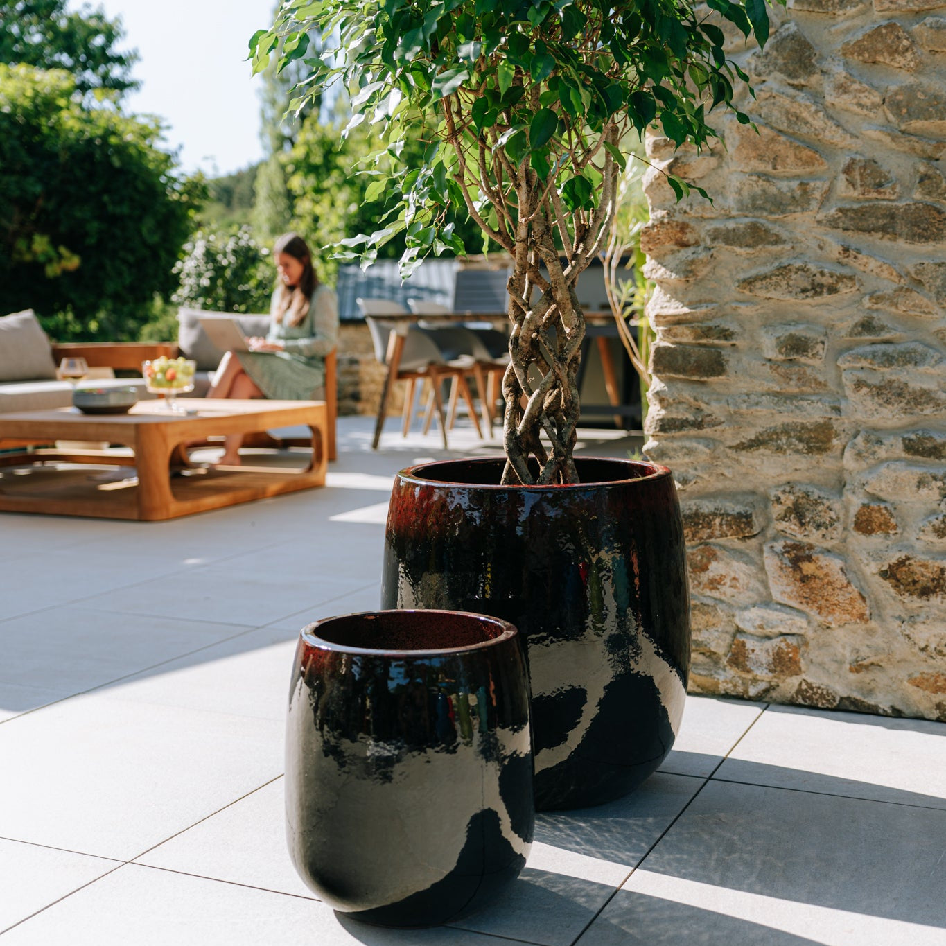 Keramický kvetináč Socrate – Čiernočervená