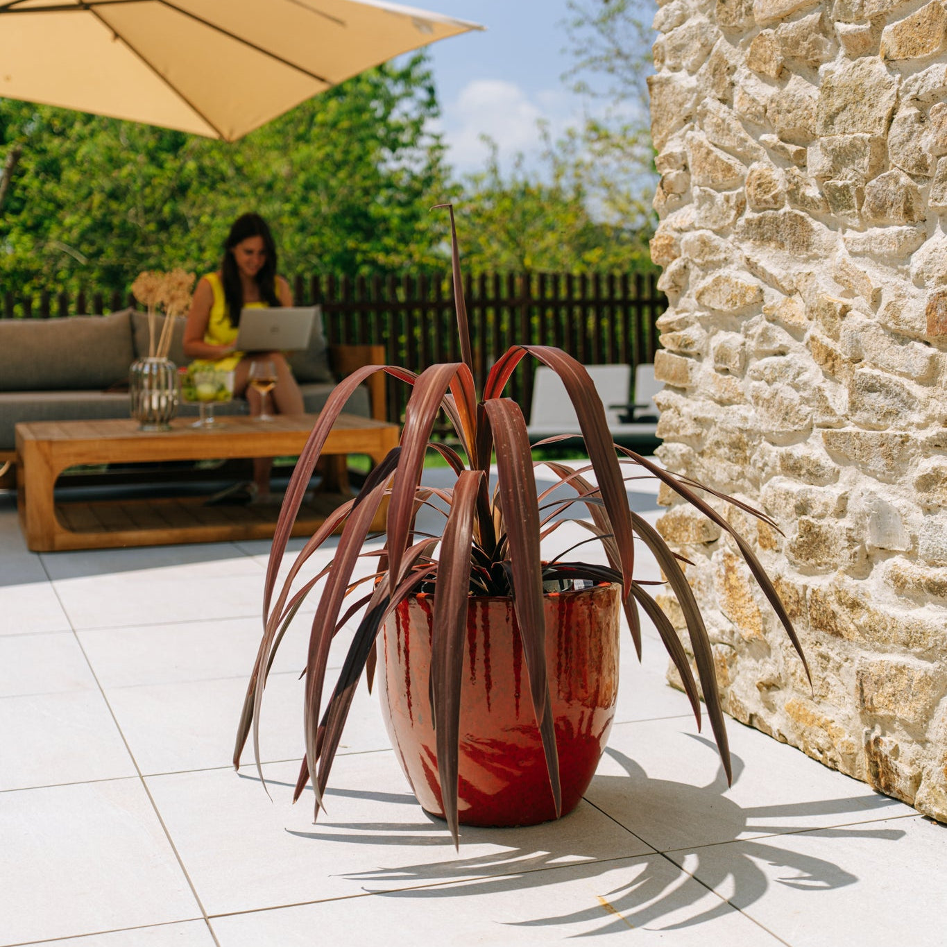 Keramický kvetináč LANCELOT - Tropická červená