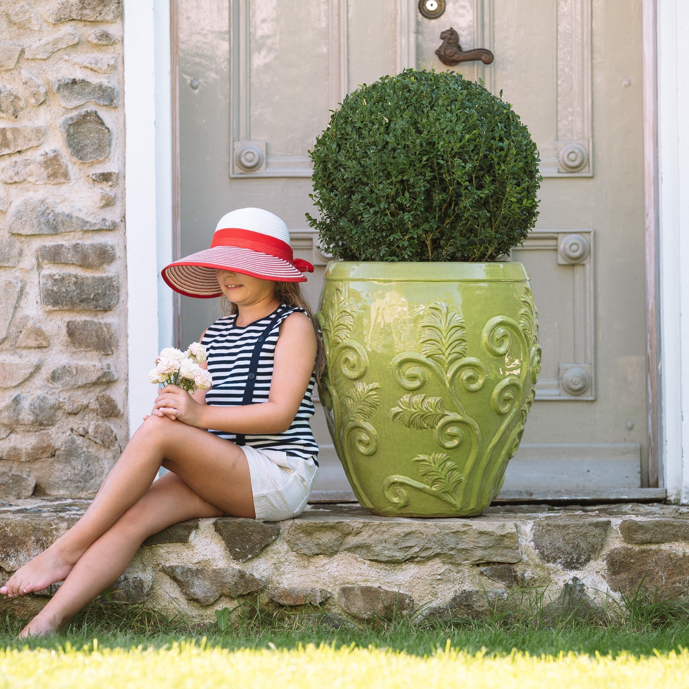 Keramický kvetináč Gaia - Olivovo zelená.