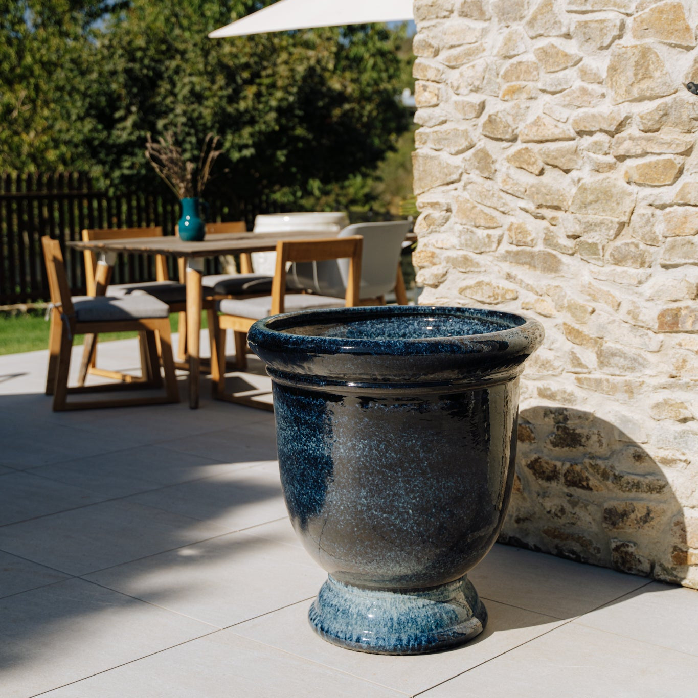 Veľký kramický kvetináč Titan - Ľadovo modrá.