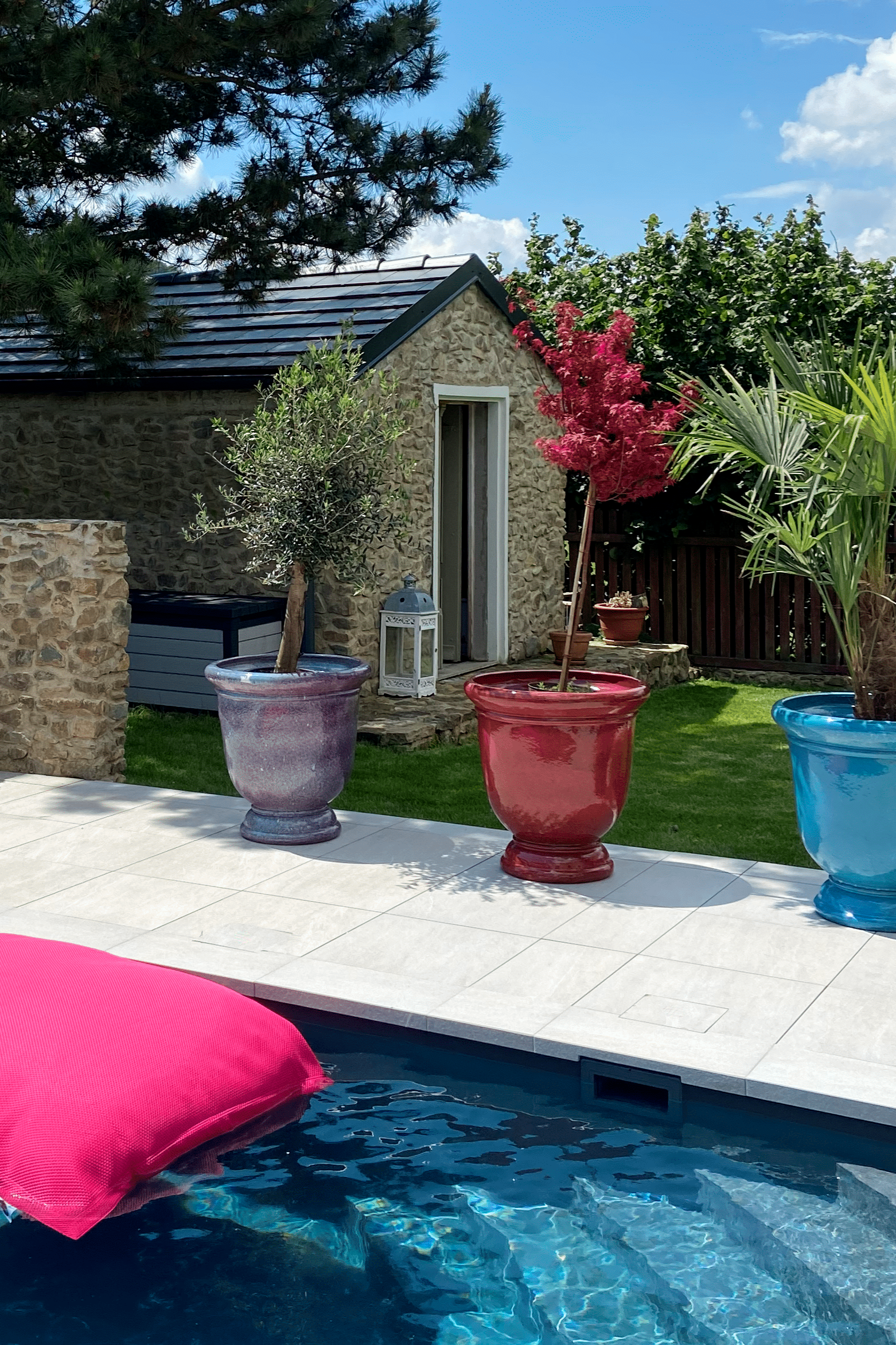 Veľký kramický kvetináč Titan - Ľadovo modrá.