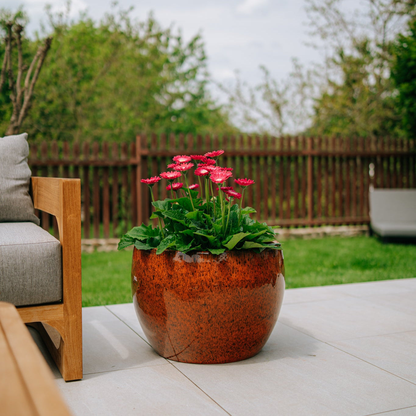 Keramicky kvetináč Romulus - Tropická oranžová