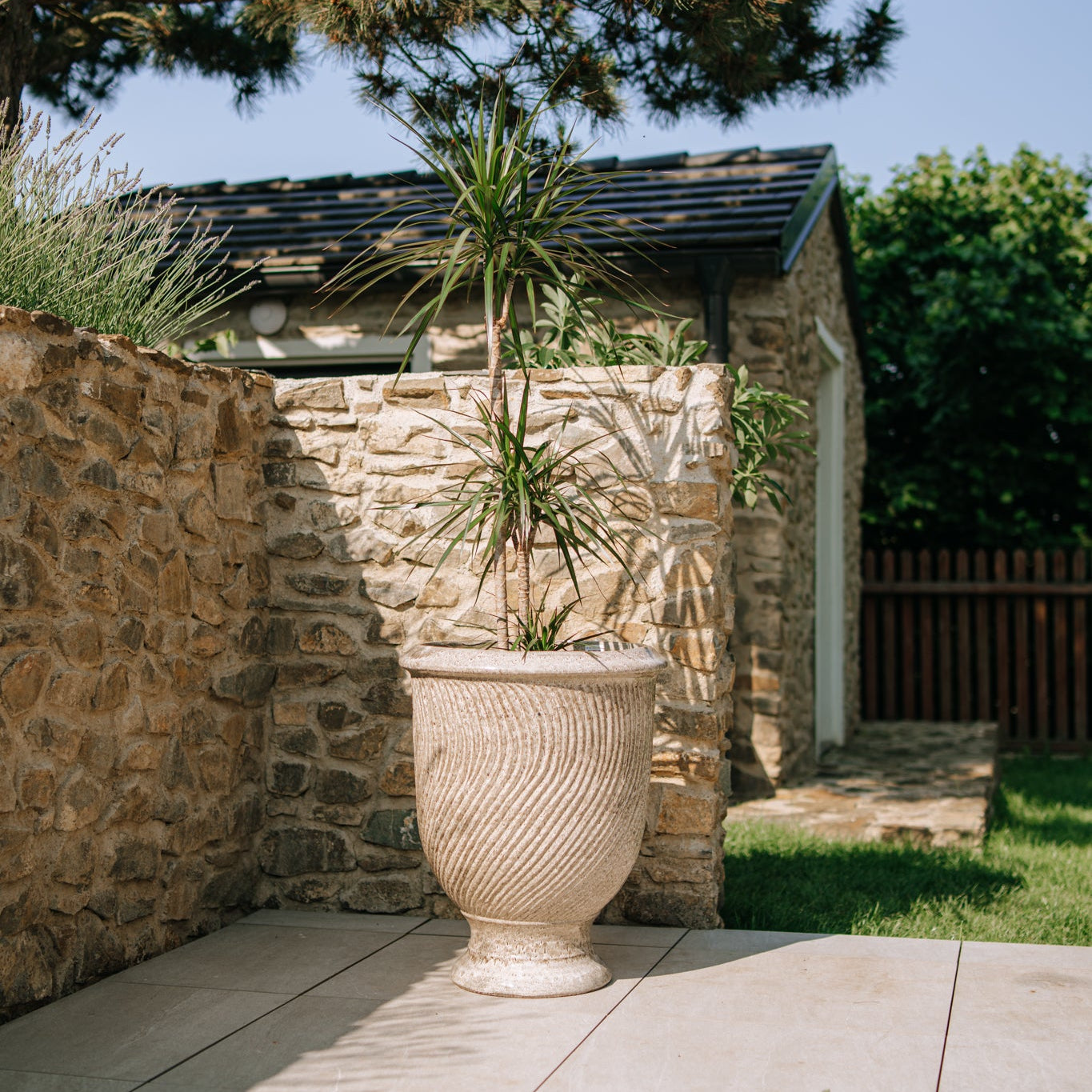 Keramický kvetináč Morgane - Tygrovane biely