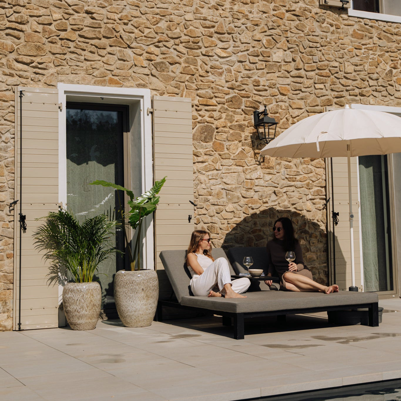 keramicky kvetinac tygrovana bila - Provencelia.cz