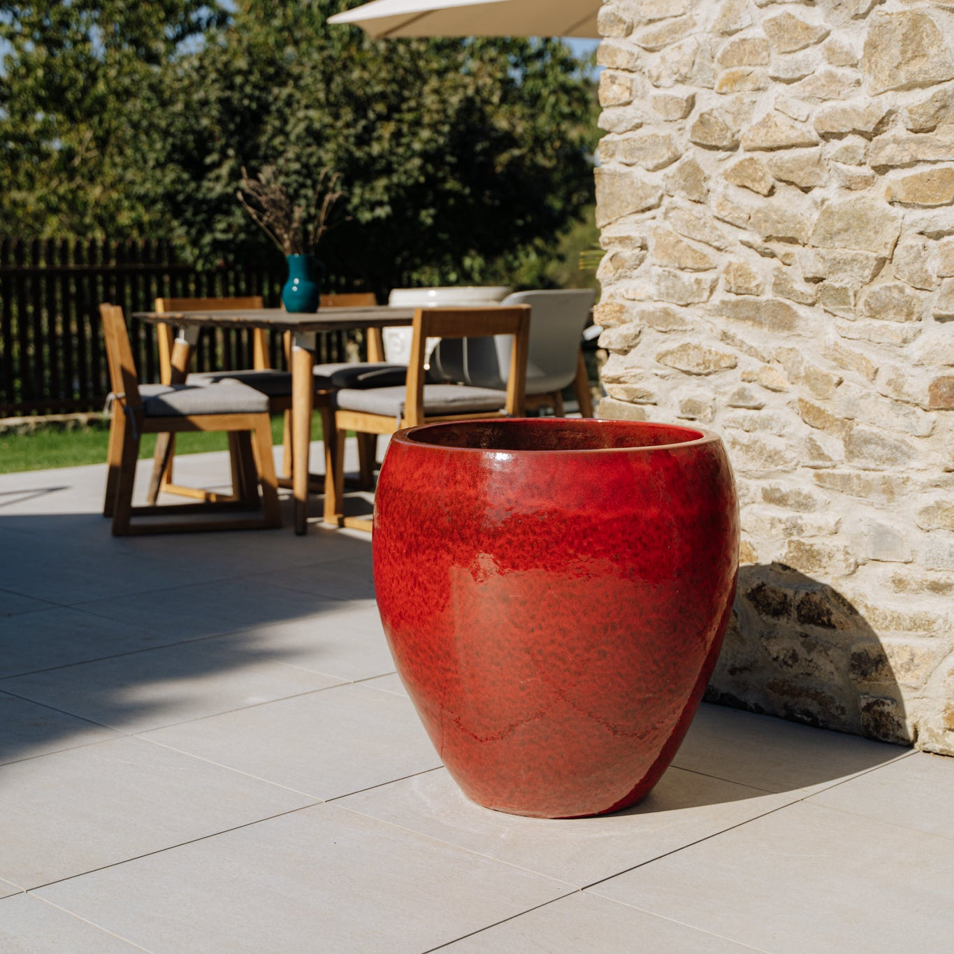 Keramický kvetináč LAFONTAINE - Topická červená.