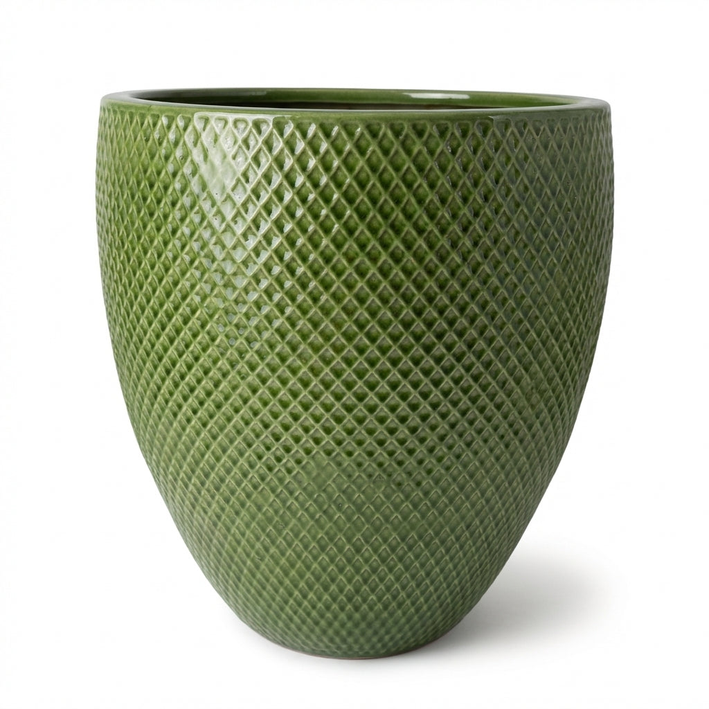 Jablkově zelený glazovaný keramický květináč Signac na čistě bílém pozadí.
