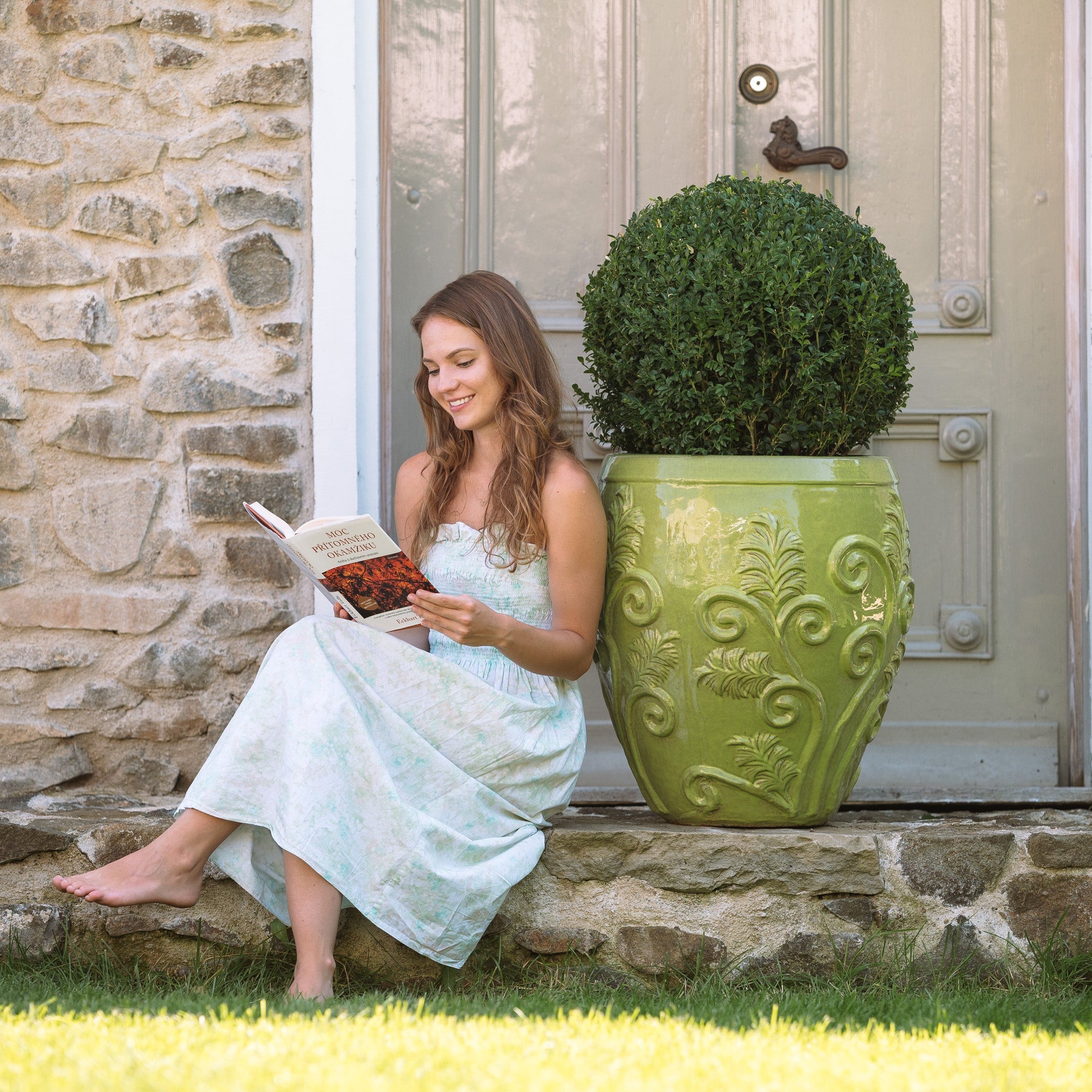 Keramický kvetináč Gaia - Olivovo zelená.